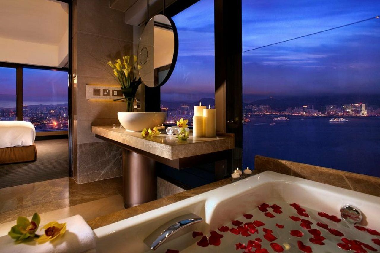 Harbour Grand Hong Kong Hotel Exterior photo A bathroom at the Mandarin Oriental, Hong Kong
